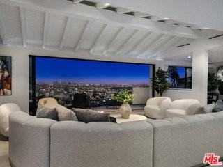 2260 Maravilla Dr - Photo 2 of 8