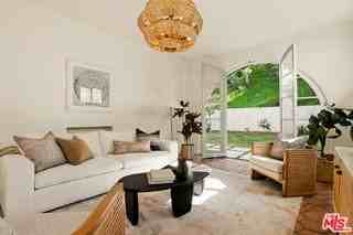 1518 N Beverly Dr - Photo 5 of 8