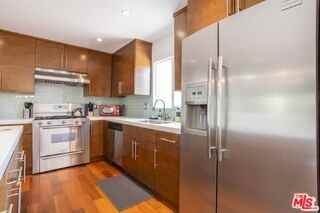 1610 S Hayworth Ave - Photo 6 of 8