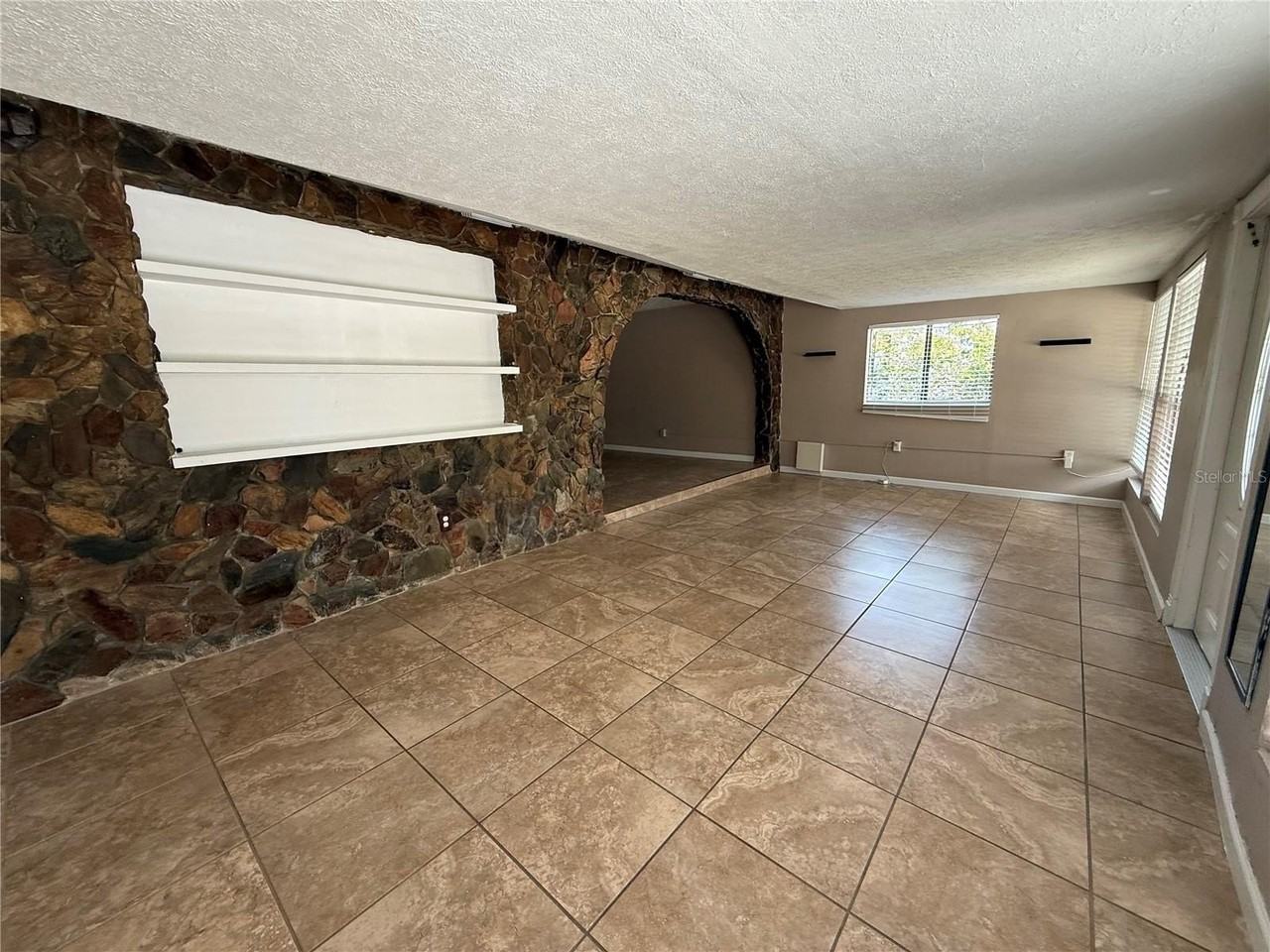 6014 Southern Comfort Blvd - Photo 2 of 18