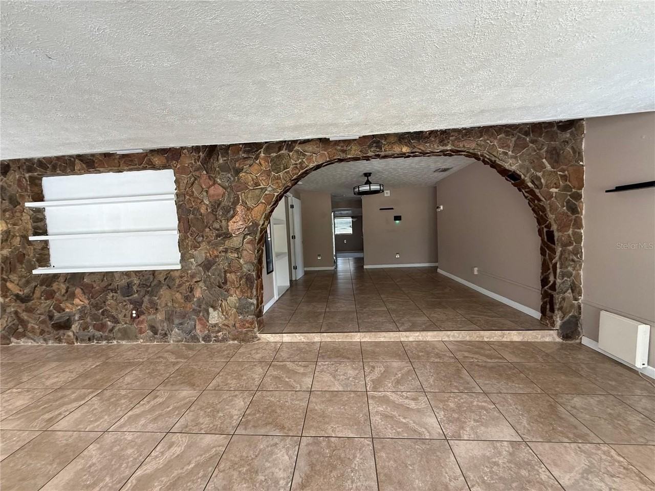 6014 Southern Comfort Blvd - Photo 3 of 18