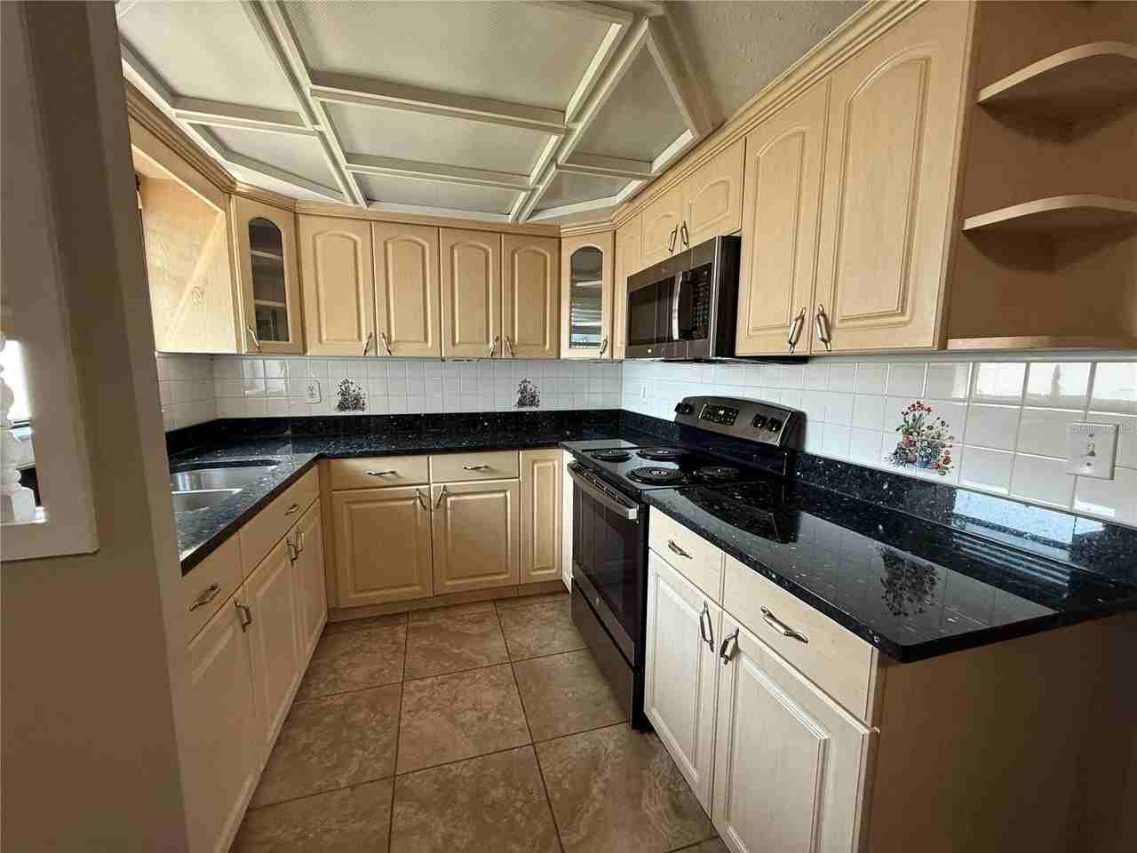 6014 Southern Comfort Blvd - Photo 5 of 18