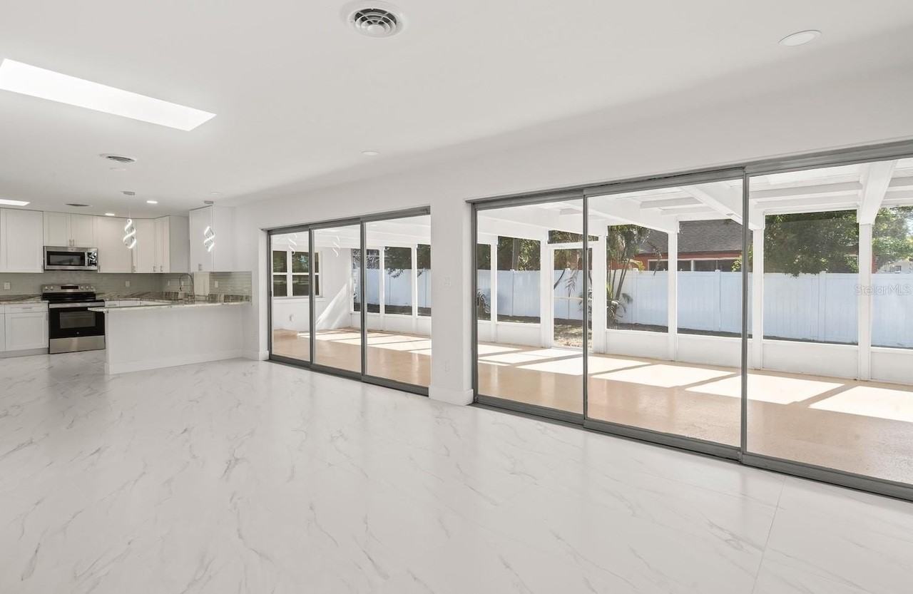 1545 Bonair St - Photo 4 of 42