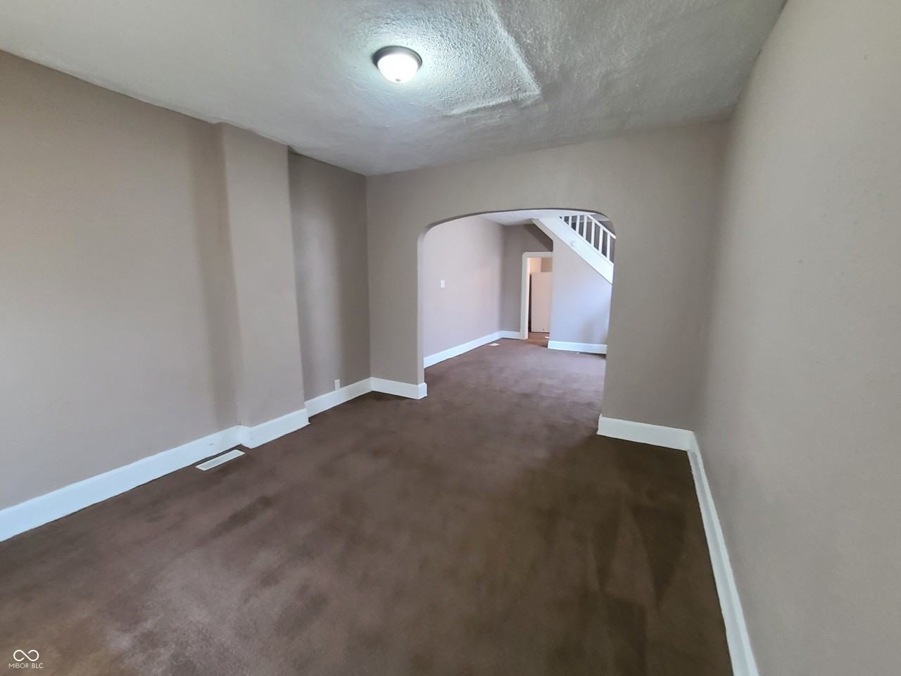 516 W 28th St - Photo 2 of 13