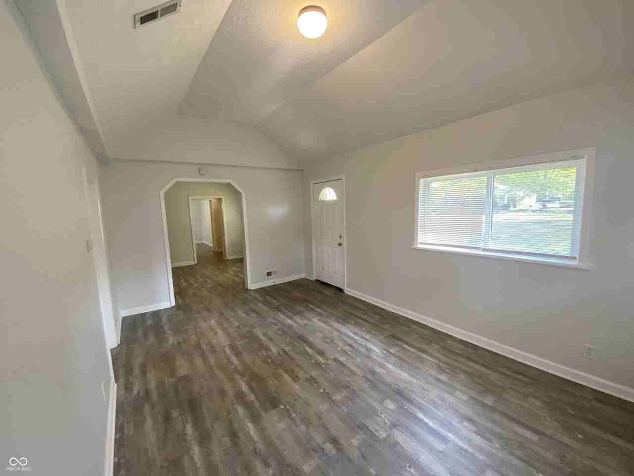 410 N 20th Ave - Photo 3 of 20