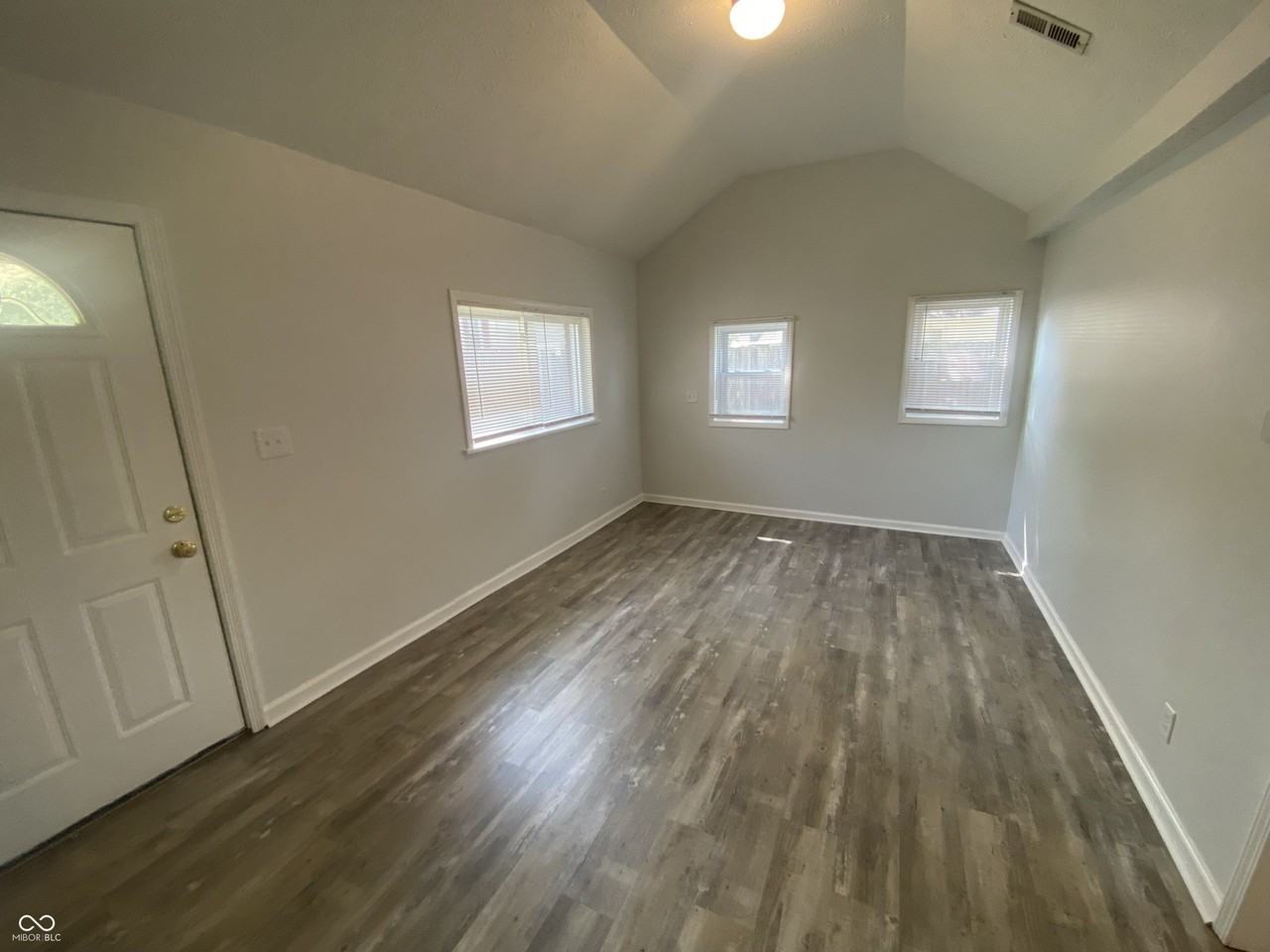 410 N 20th Ave - Photo 4 of 20