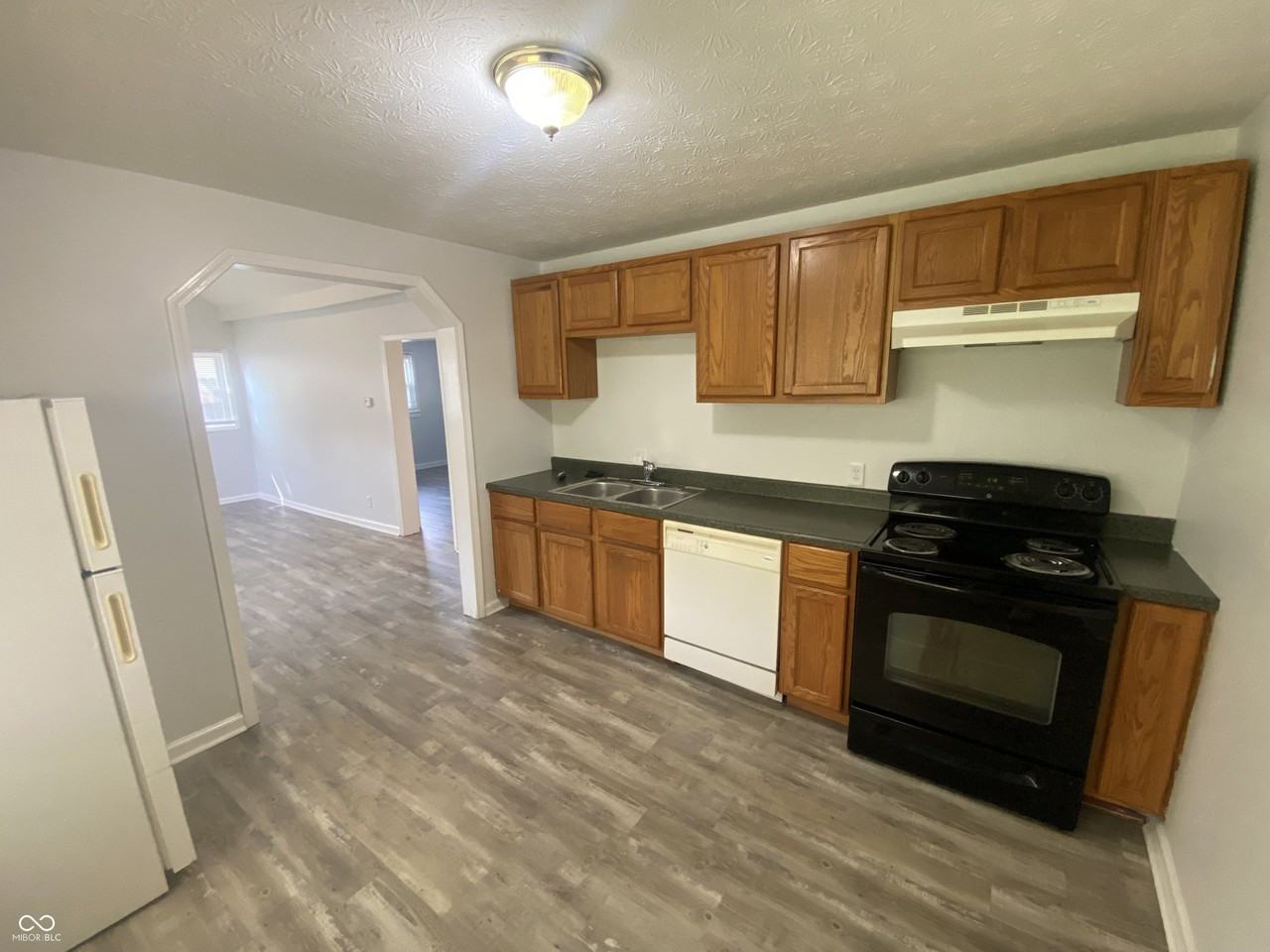 410 N 20th Ave - Photo 7 of 20