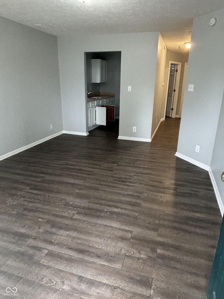 525 N Belmont Ave - Photo 2 of 15