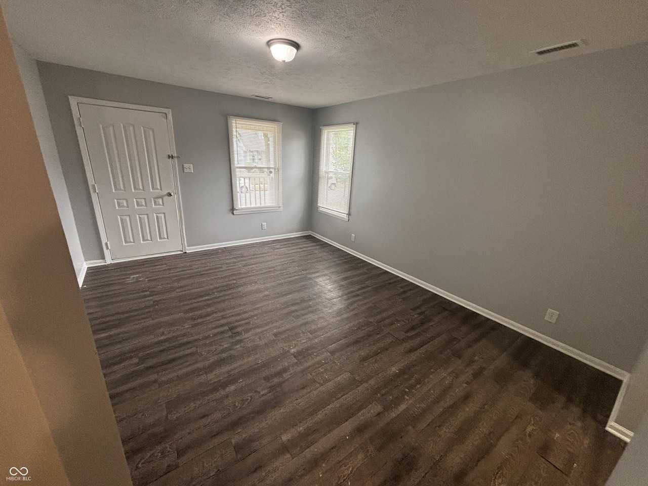 525 N Belmont Ave - Photo 6 of 15