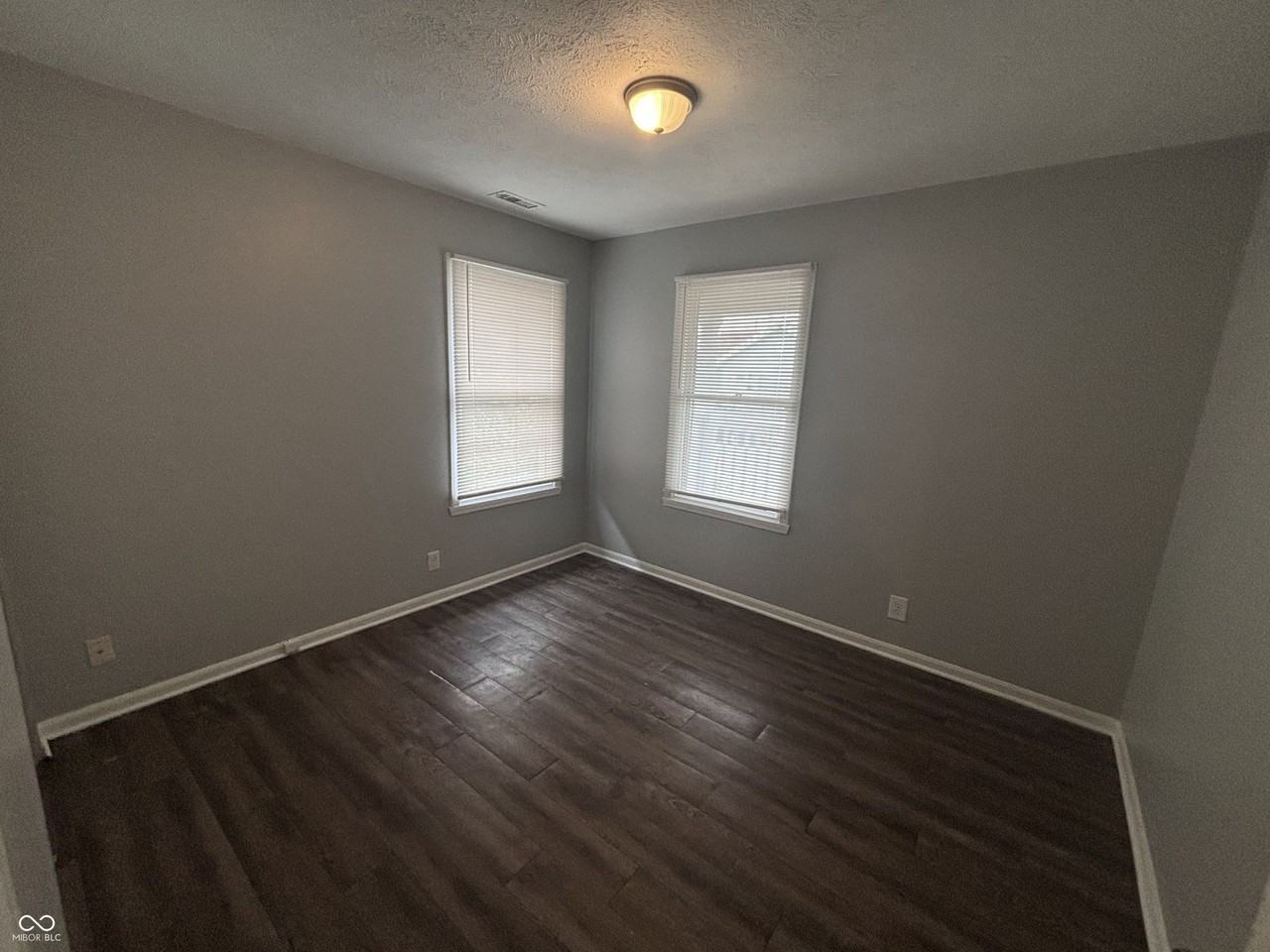 525 N Belmont Ave - Photo 7 of 15