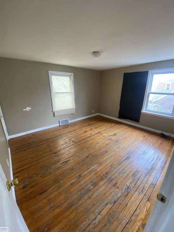 20910 Moross Rd - Photo 6 of 12