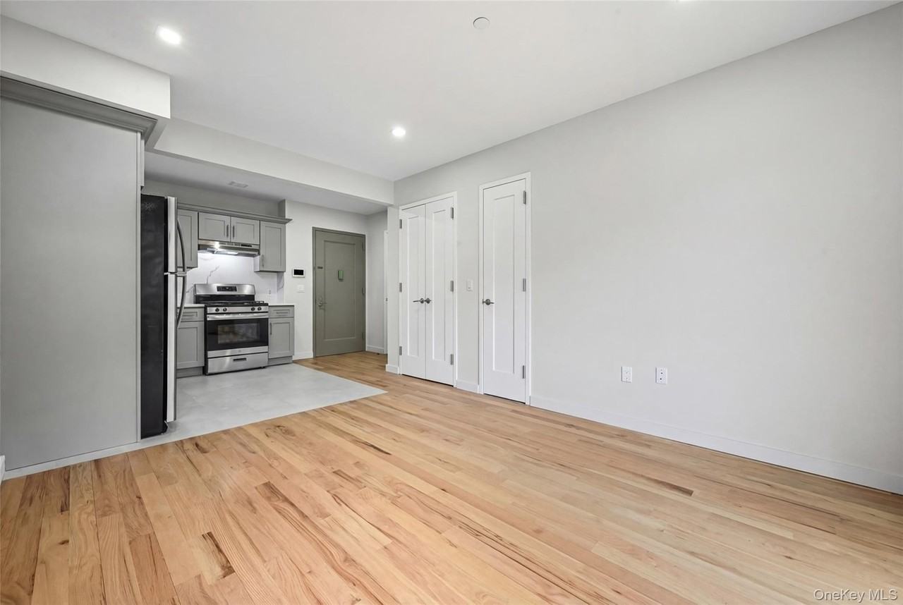 444 Graham Ave #2I - Photo 6 of 14