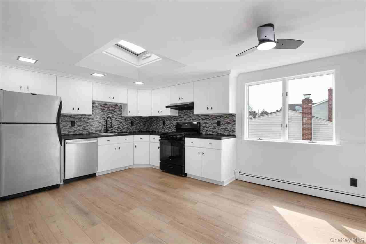 45 Wolfle St Unit 2 - Photo 3 of 11