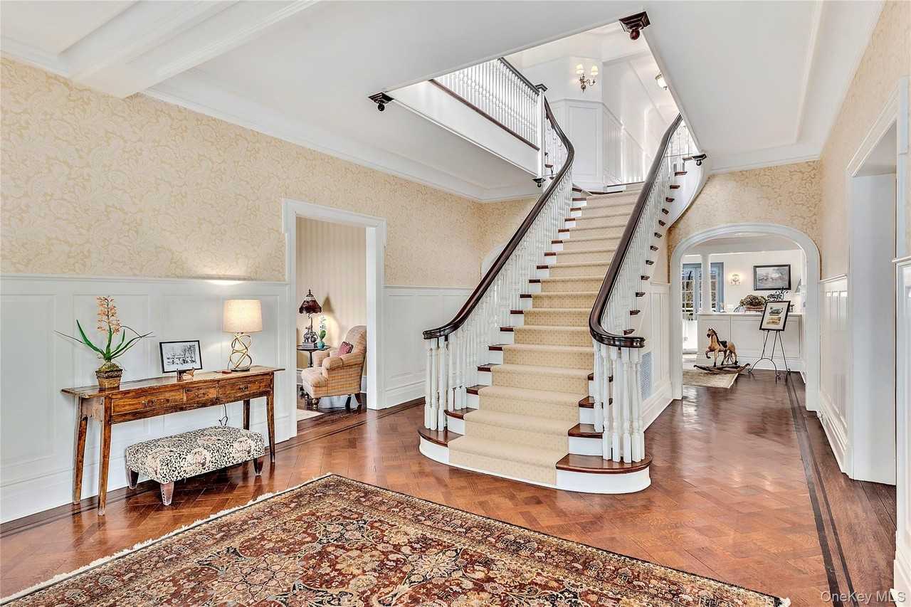 270 Guard Hill Rd - Photo 4 of 31