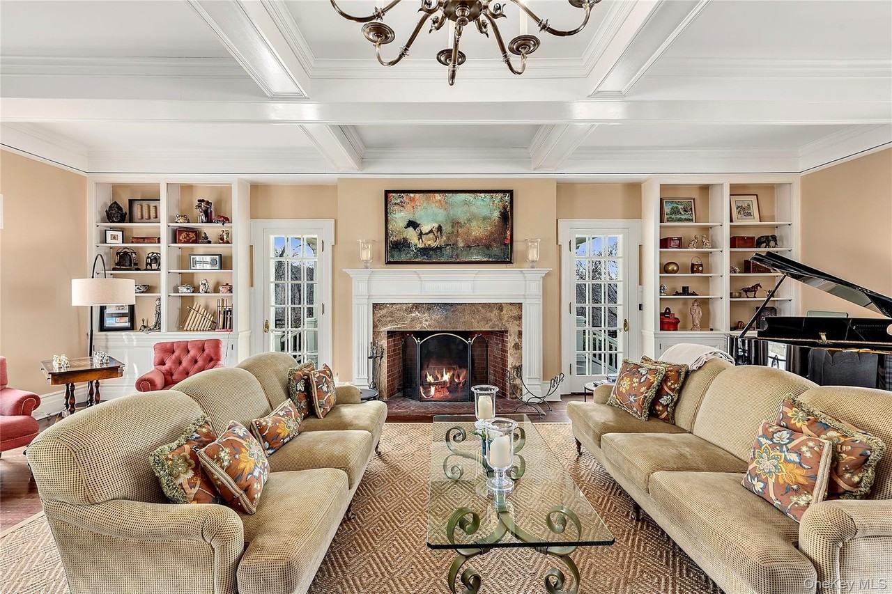 270 Guard Hill Rd - Photo 6 of 31