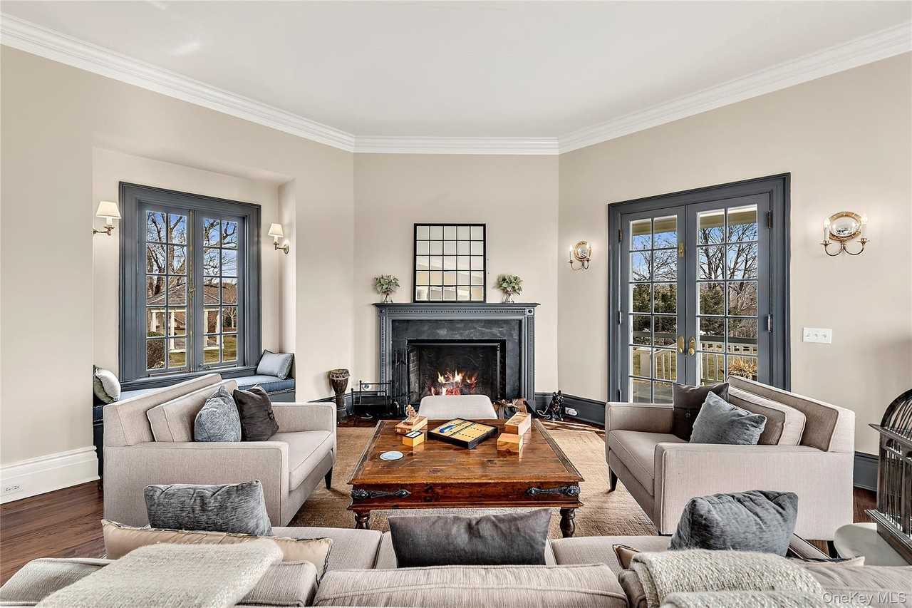 270 Guard Hill Rd - Photo 7 of 31