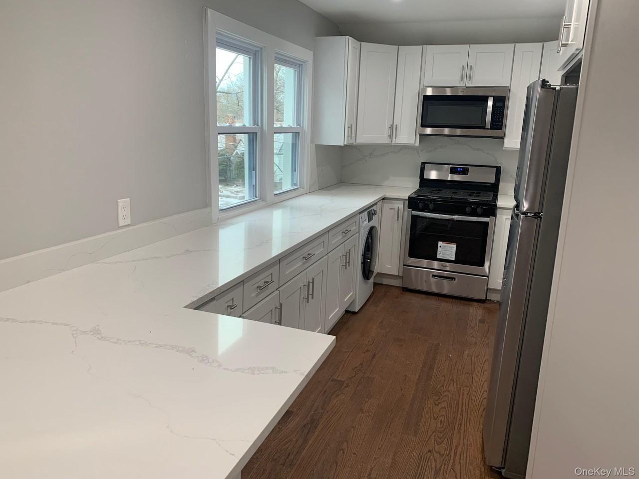 71 Lannon Pl Apt D - Photo 4 of 13