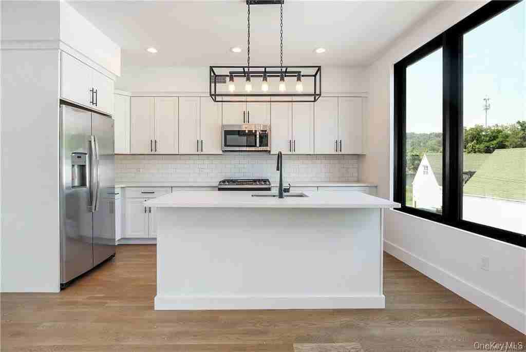 708 Saw Mill River Rd Unit 2b - Photo 2 of 14