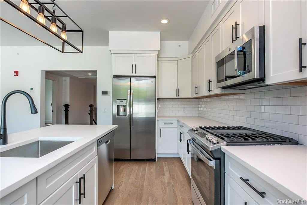 708 Saw Mill River Rd Unit 2b - Photo 3 of 14