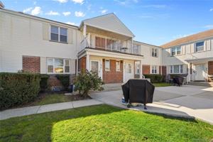 featured image of 6821 Cloverdale Ln