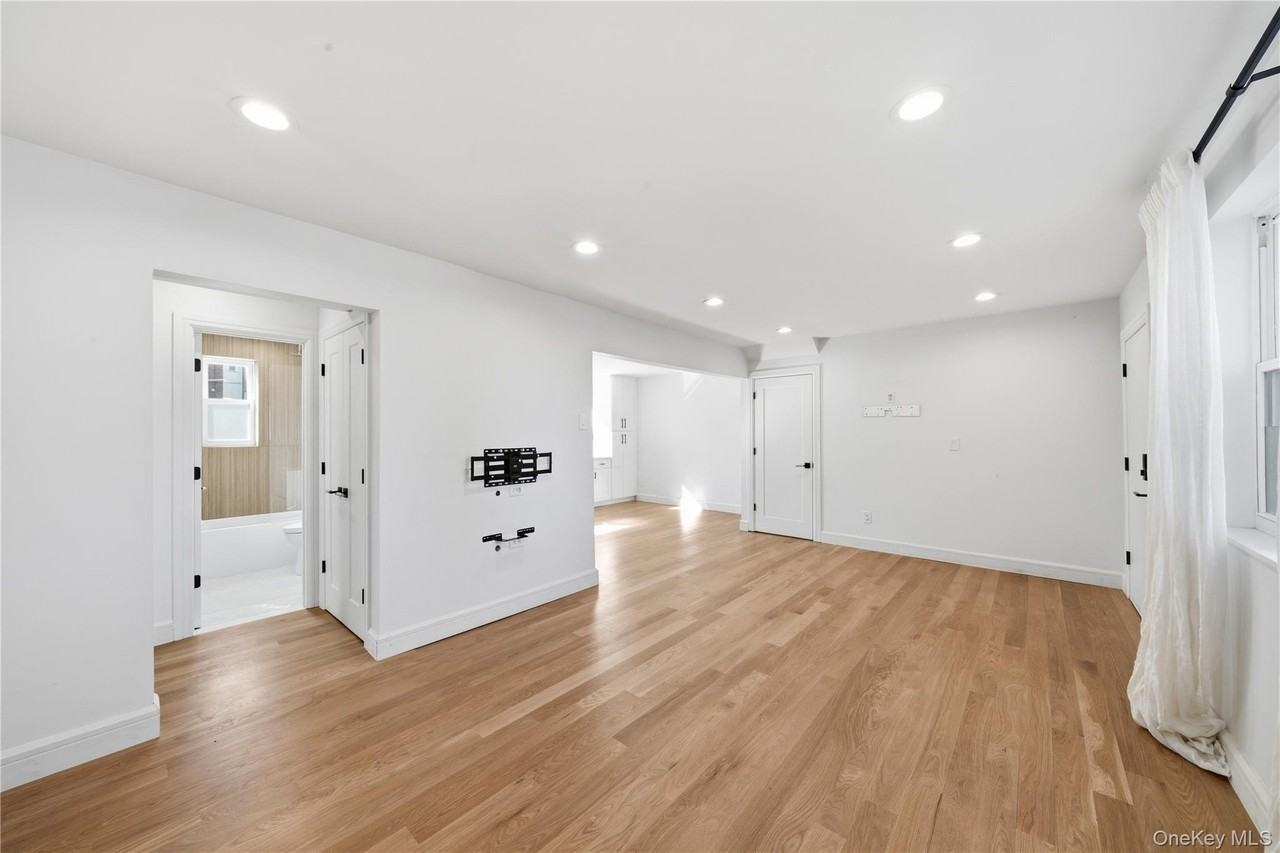 6821 Cloverdale Ln - Photo 7 of 25