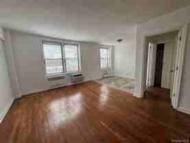 10849 63rd Ave Apt 2c - Photo 1 of 1