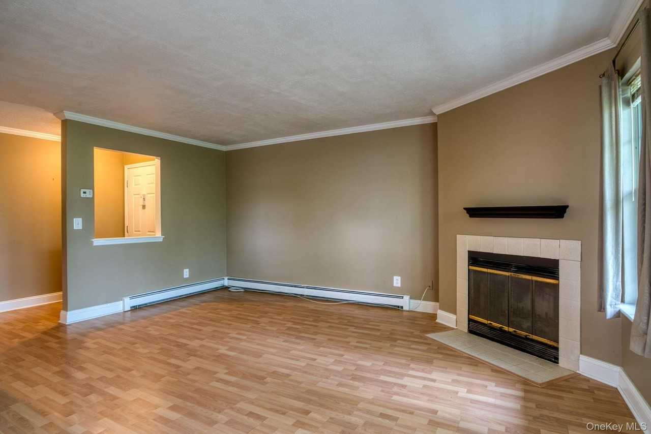 9 Lexington Hl Unit 3 - Photo 6 of 22