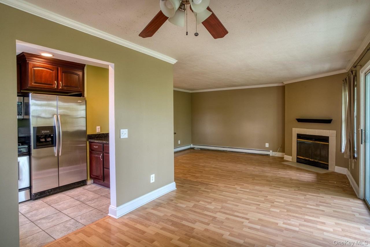 9 Lexington Hl Unit 3 - Photo 7 of 22