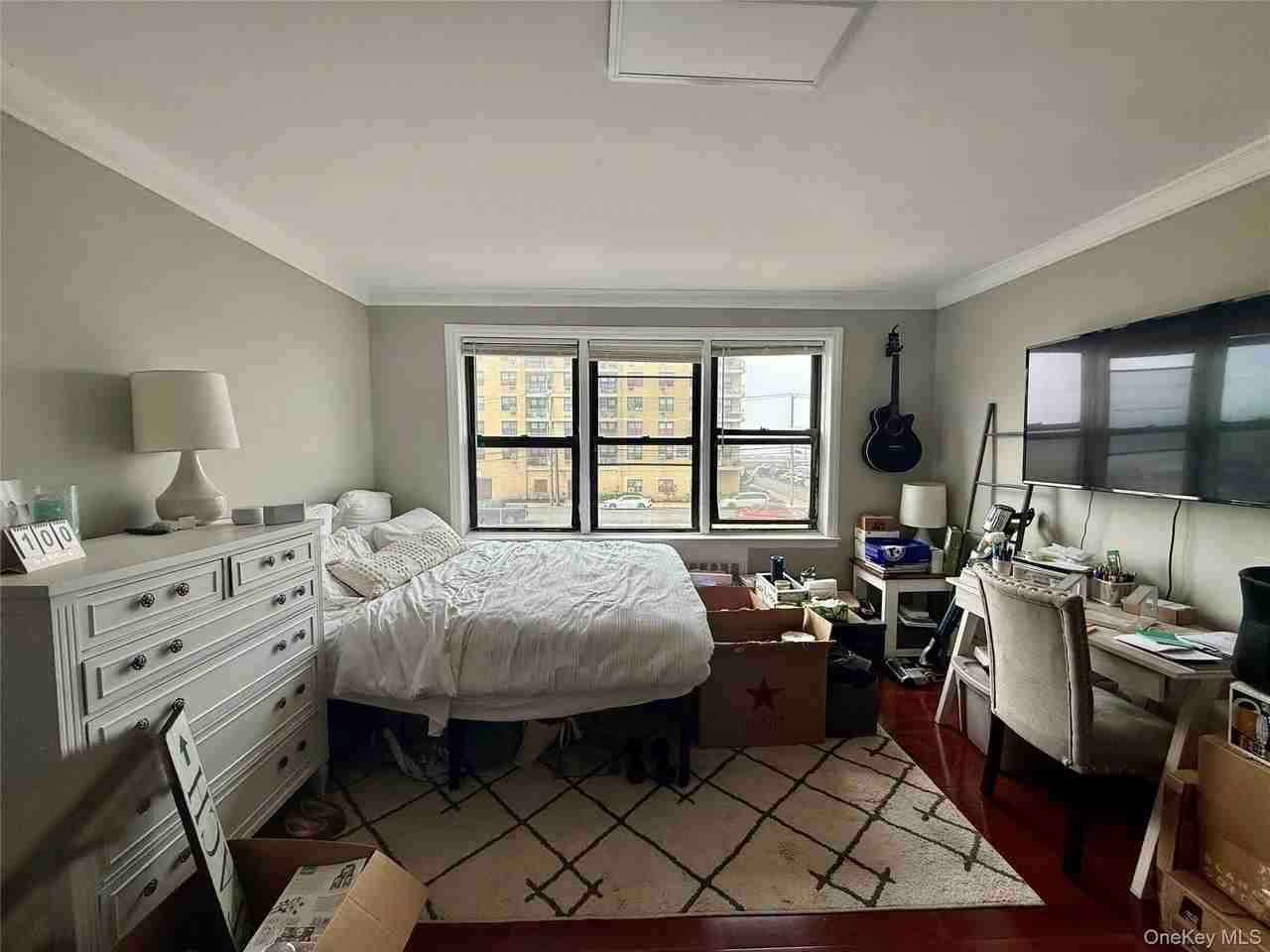 302 E Broadway Apt 1e - Photo 3 of 18