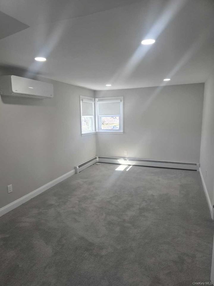 119 Crown Ave 2nd Fl - Photo 6 of 7