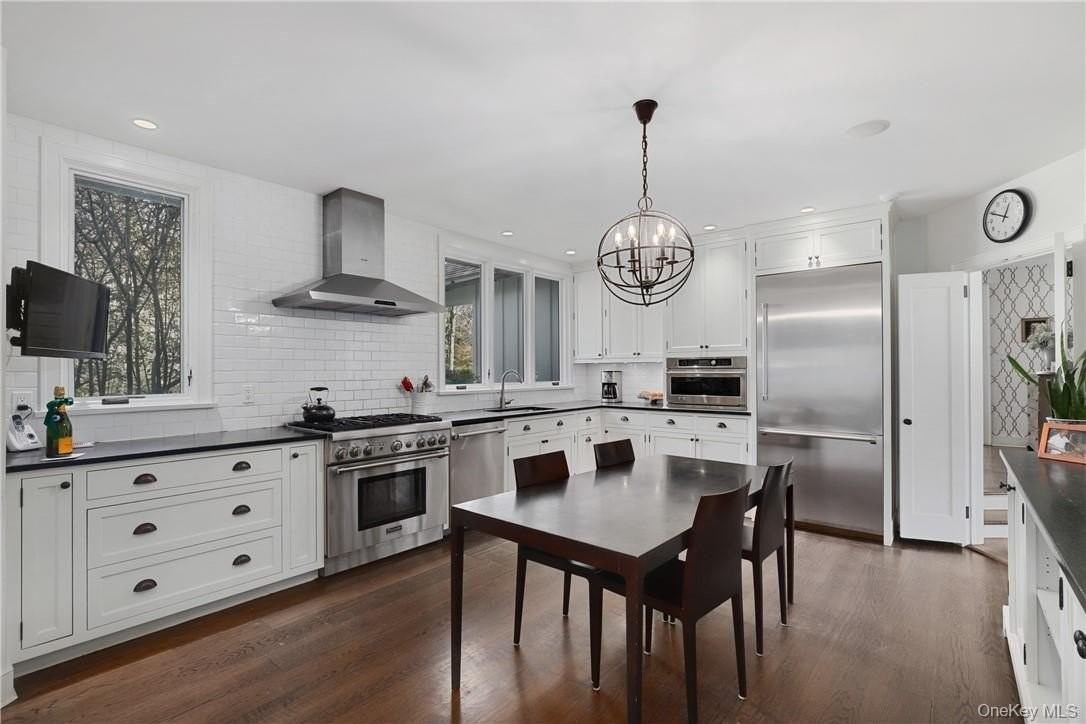 77 Hook Rd - Photo 6 of 30