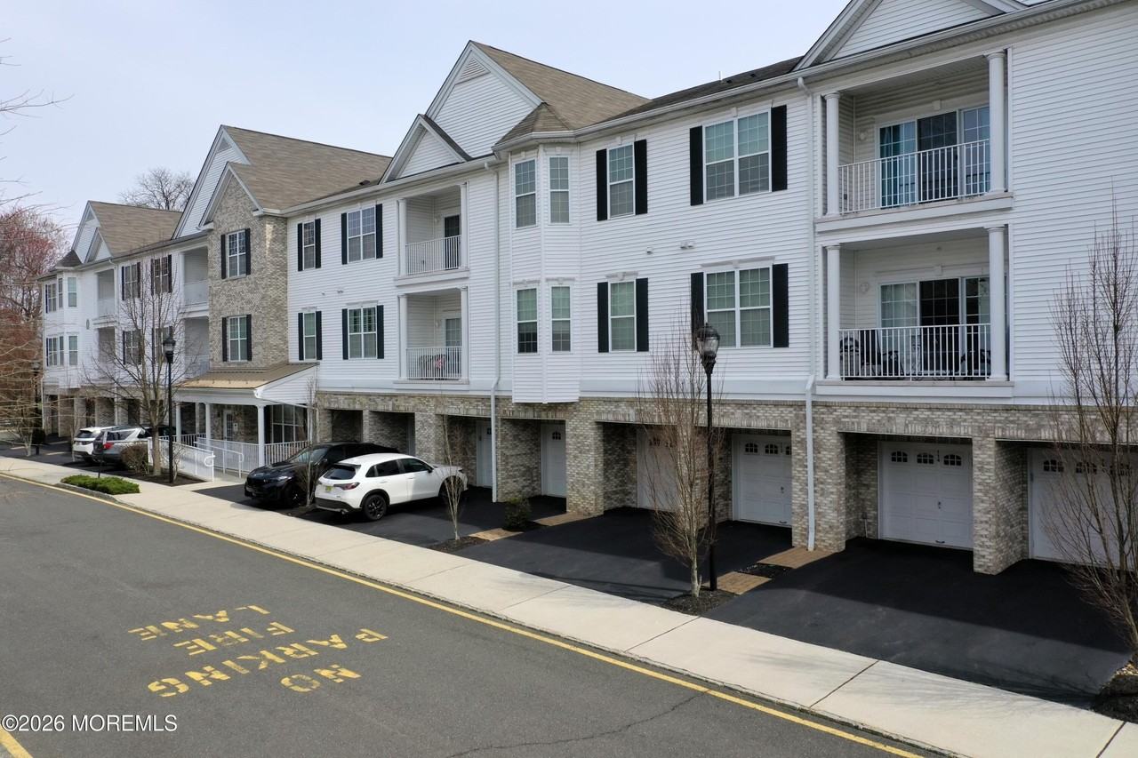 112 Regency Ct #112 - Photo 4 of 26