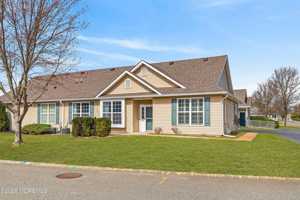 featured image of 2 Winkle Ct