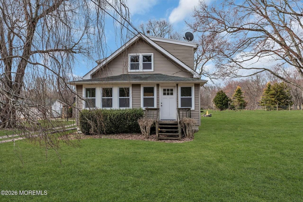 460 Brickyard Rd - Photo 2 of 50