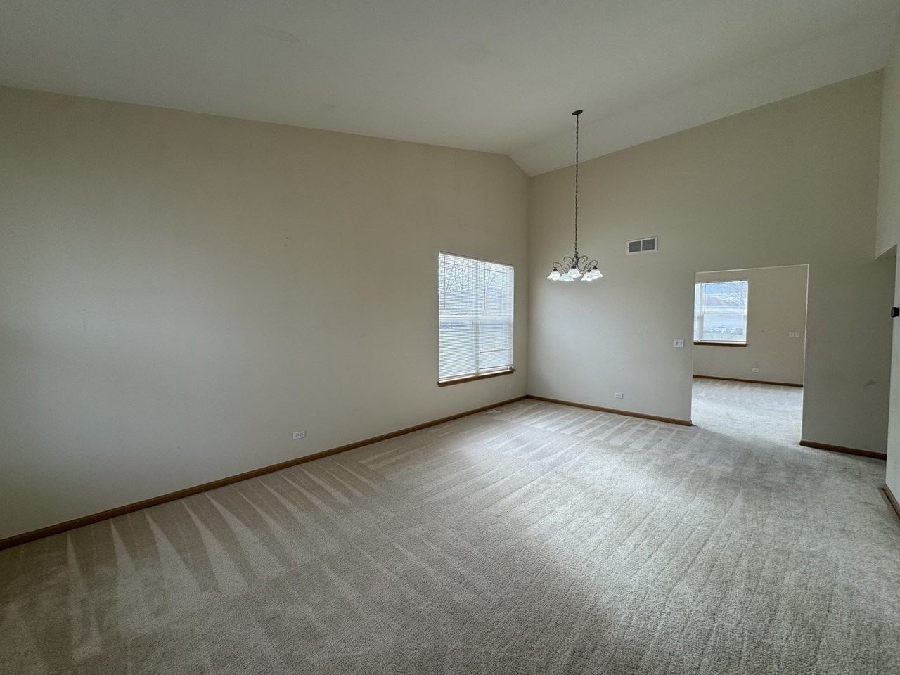 1991 Westridge Pl - Photo 3 of 19