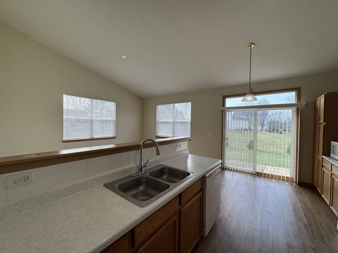 1991 Westridge Pl - Photo 7 of 19