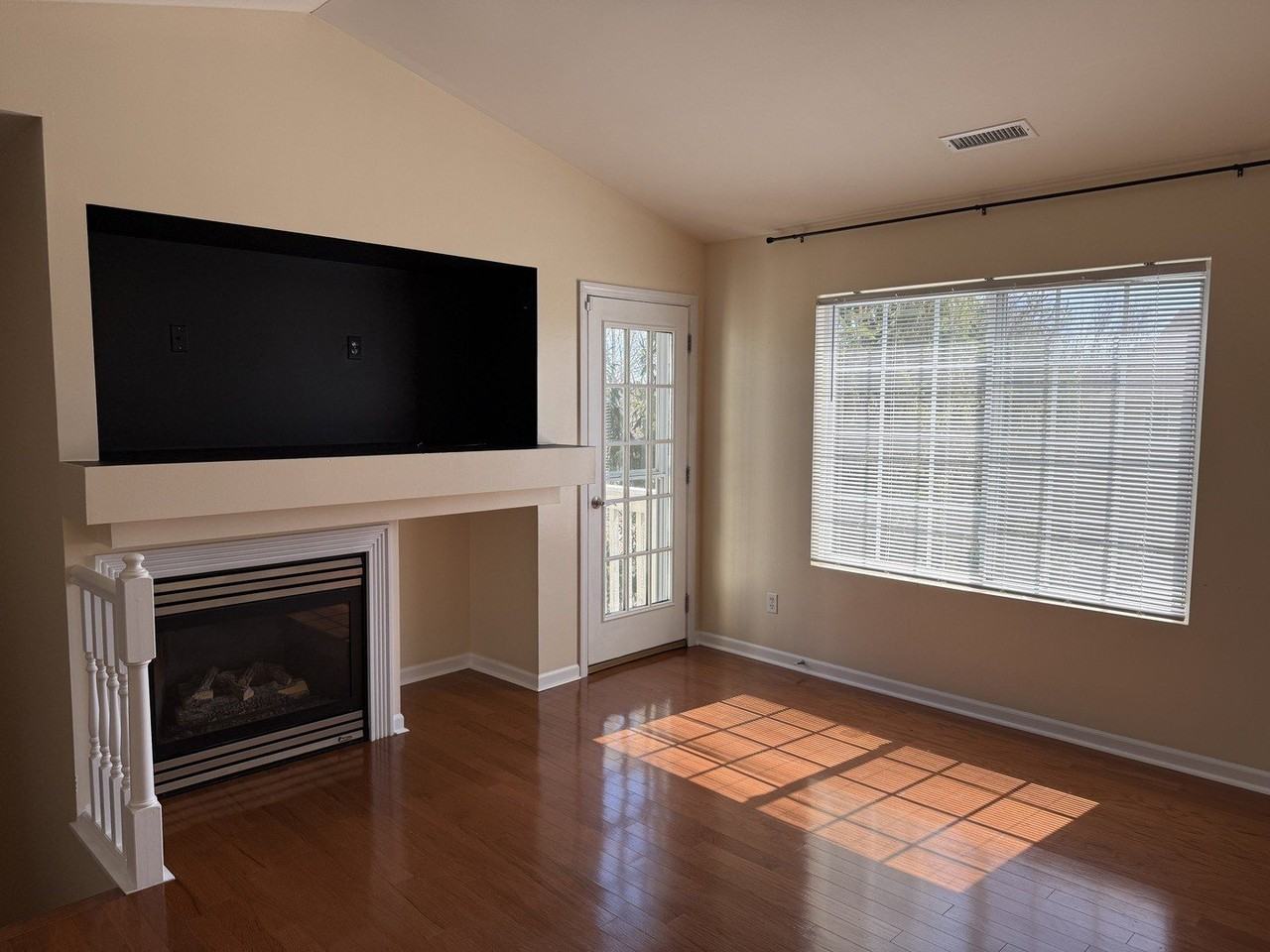 6538 Commonwealth Dr Unit 6538 - Photo 4 of 12