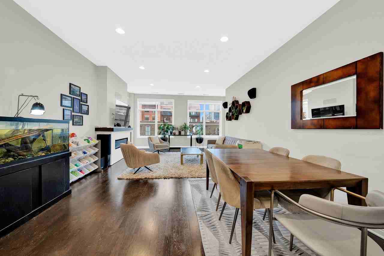 550 W Fulton St Apt 403 - Photo 7 of 23