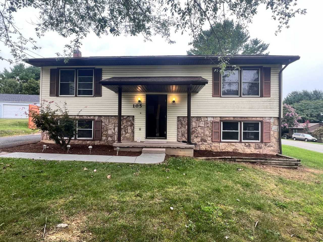 105 Flagg Ct - Photo 2 of 19