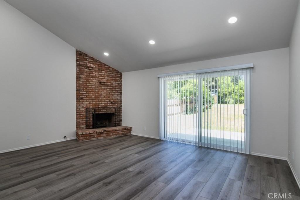 25040 Everett Dr - Photo 3 of 20