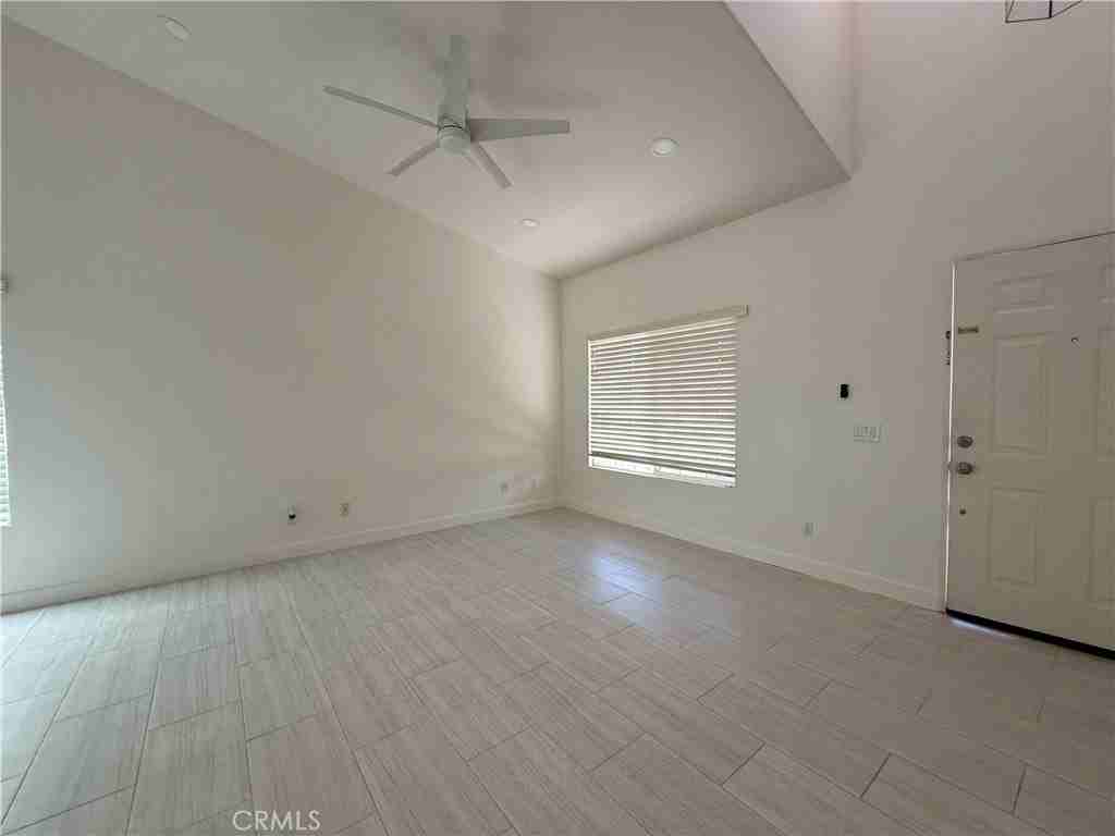 45060 Spring Brook Ct - Photo 3 of 20