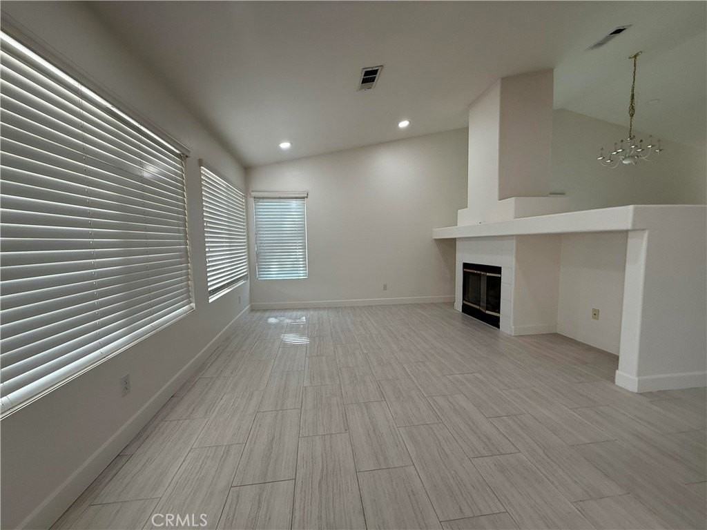 45060 Spring Brook Ct - Photo 4 of 20