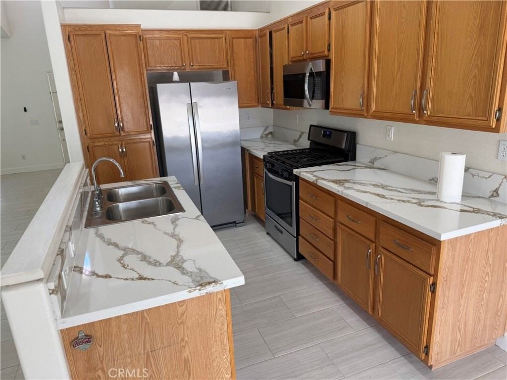 45060 Spring Brook Ct - Photo 6 of 20