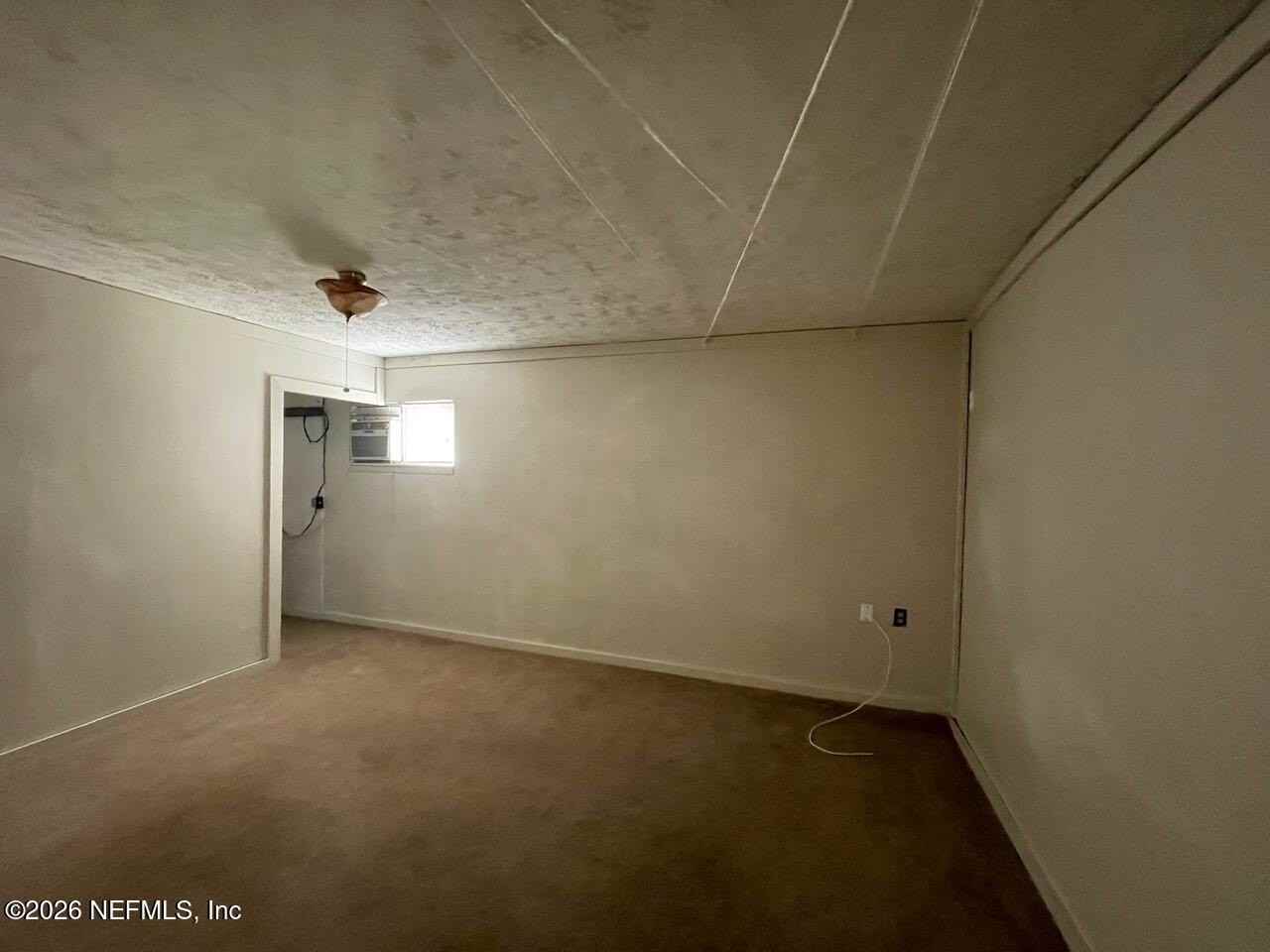 231 Hopkins St - Photo 6 of 22