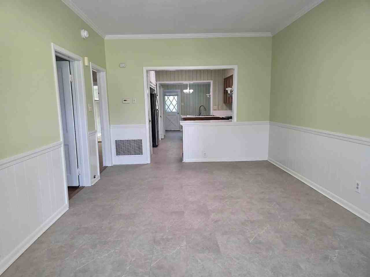 208 Saint Anne St - Photo 5 of 26