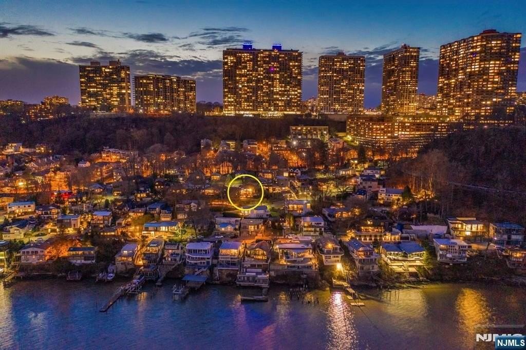 33 Colony Rd - Photo 3 of 15