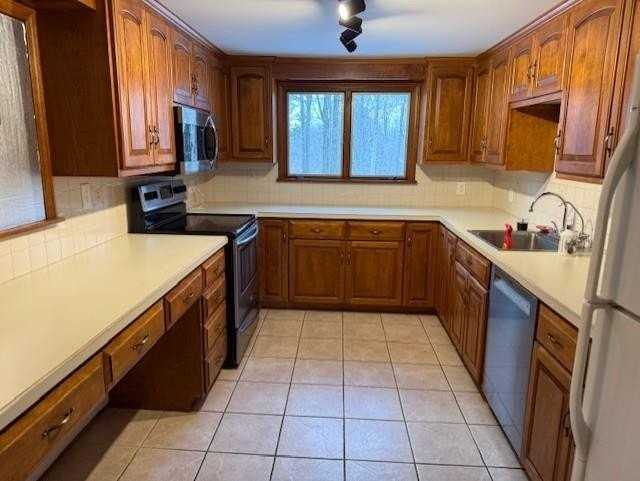 326 Old Main St - Photo 3 of 15