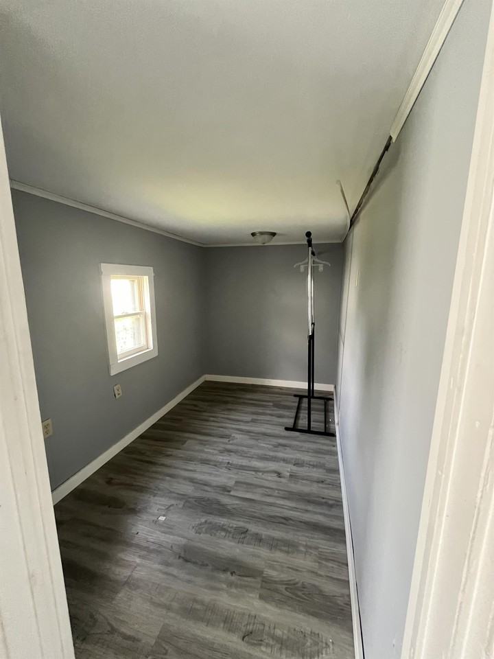 103 E 2nd St #2 - Photo 2 of 10