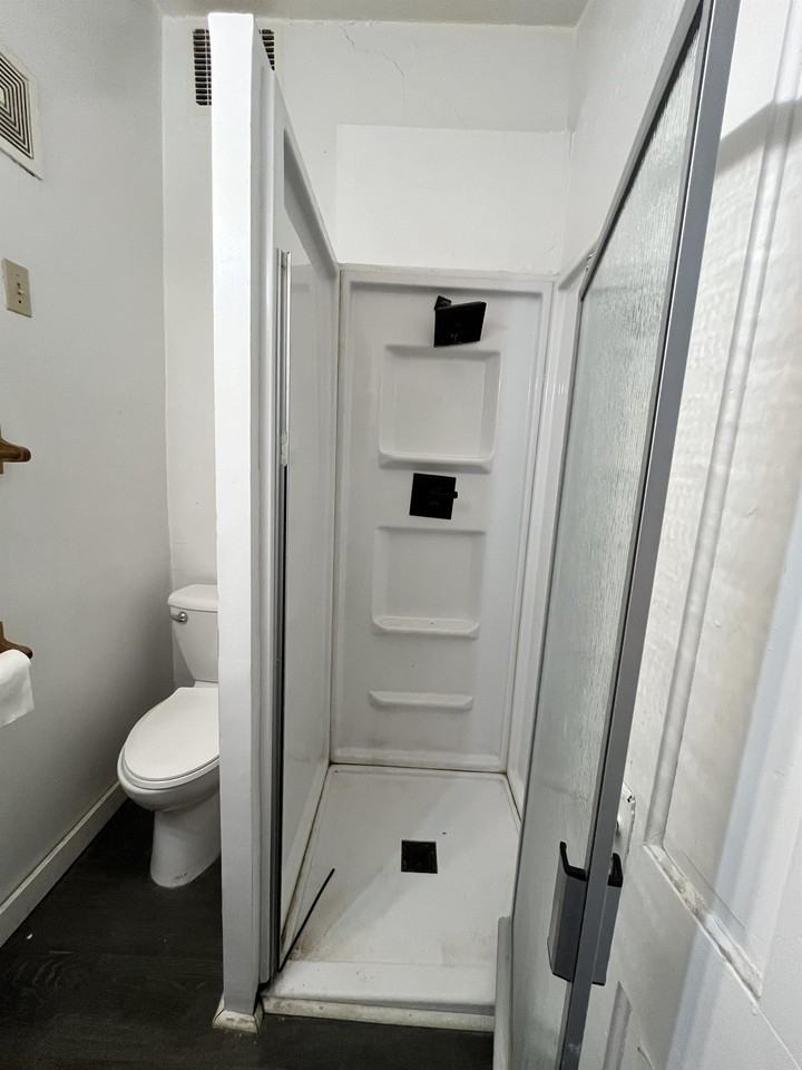 103 E 2nd St #2 - Photo 4 of 10