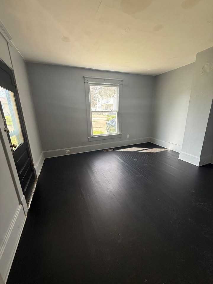 334 Woods Ave - Photo 3 of 6